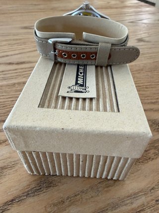 Reloj Michelin Quartz plata y beige