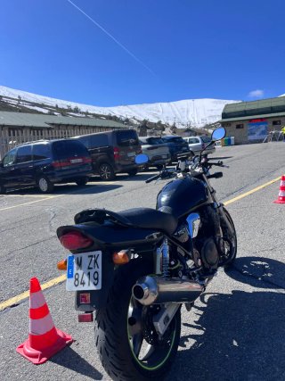 Suzuki GSX 750 INAZUMA