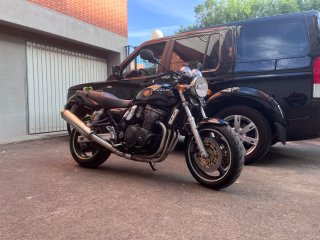 Suzuki GSX 750 INAZUMA