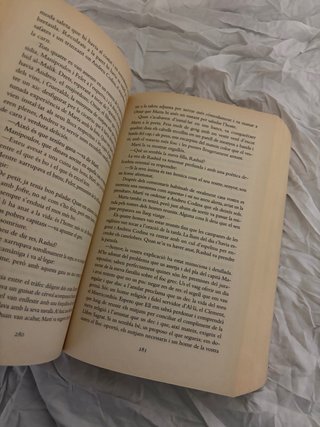 Dúo de Bestsellers: Dime Quién Soy y Mar de Foc