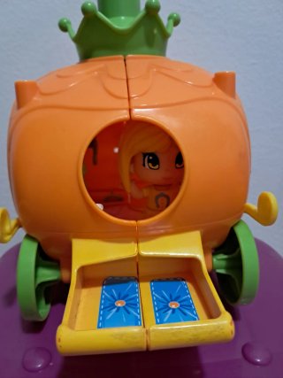 Coche de Princesa cenicienta con Muñeca pinypon