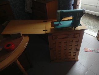 Máquina de coser Alfa De Luxe antigua