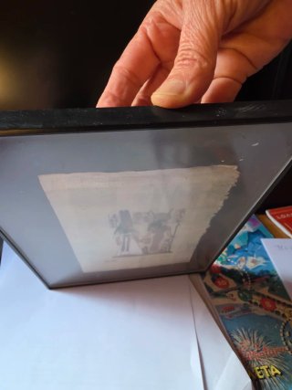 Papiro Egipcio Antiguo con Figuras