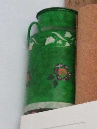 Lechera verde pintada a mano