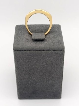 Anillo de Oro 18k con Brillantes.