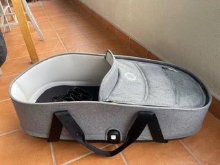 Carrito Bugaboo Bee 6 con capazo y silla 3 capotas
