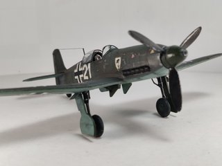Maqueta del Heinkel He 100 D de Revell escala 1/72