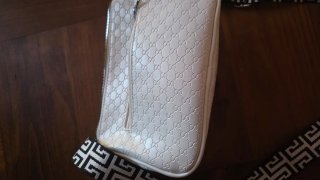 Bolso bandolera blanco con correa