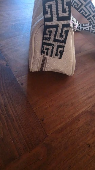 Bolso bandolera blanco con correa