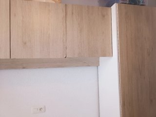 Dormitorio juvenil color roble y blanco