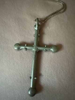 Colgante Cruz Vintage Comstock Creations Peltre