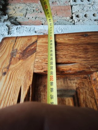 Puerta exterior madera con reja