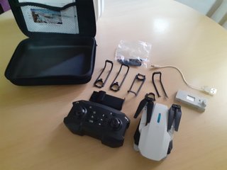 Drone E88 Pro Plegable + Maletín y 4 Repuestos