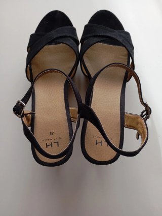 Sandalias Negras Cruzadas