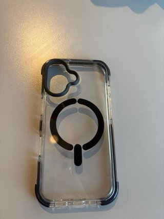 iPhone 16 verde azulado.