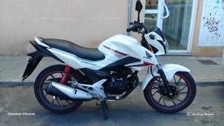 Motocicleta honda cb 125 f