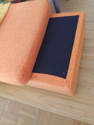 Sofá Cherslone naranja tela