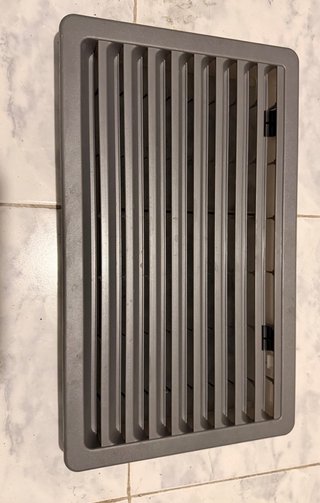 Rejilla Exterior Nevera Thetford Gris 432x257mm