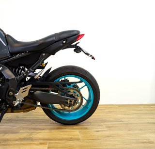 YAMAHA MT 09  35kW (modelo actual) 70kW 2023