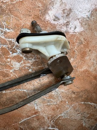 Motor y varillaje limpiaparabrisas Nissan Patrol 1