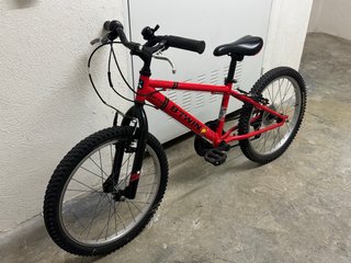 Bicicleta infantil roja BTWIN