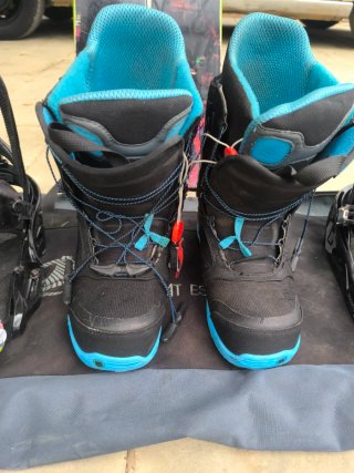Equipo completo snowboard BURTON.