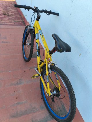 Bicicleta Montaña GT Amarillo