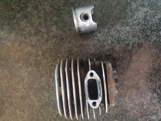 Cilindro y pistón Husqvarna 61