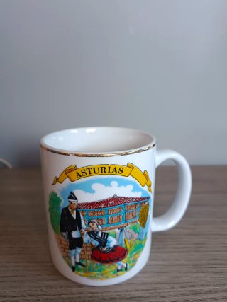 Taza de porcelana Asturias