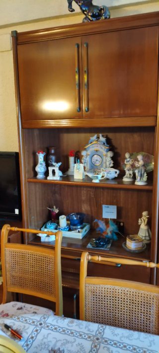 Mueble de salón de madera