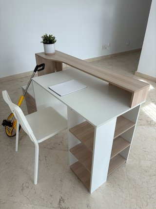 Mesa de escritorio moderna madera y blanca
