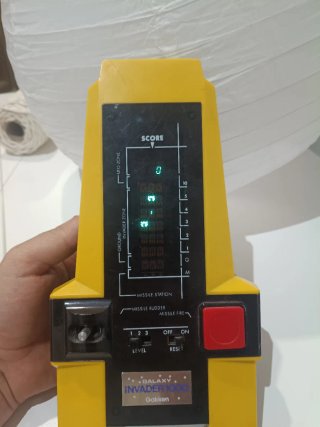 Consola Gakken Galaxy Invader 1000
