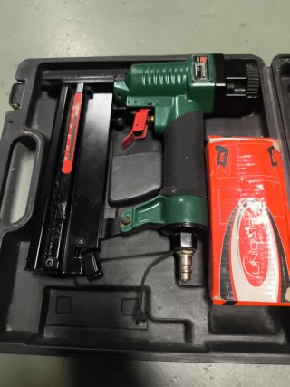 Pistola Clavos Neumática Parsike