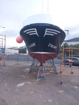 Barco 9.50m x 3m manga motor diter 68 cv