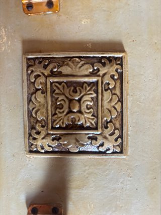 Perchero de pared antiguo metal y madera