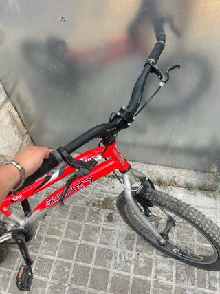 Bici Monty de Salto Roja
