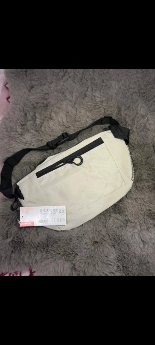 Riñonera Beige y Negra
