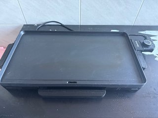 Plancha Eléctrica Taurus 2200W