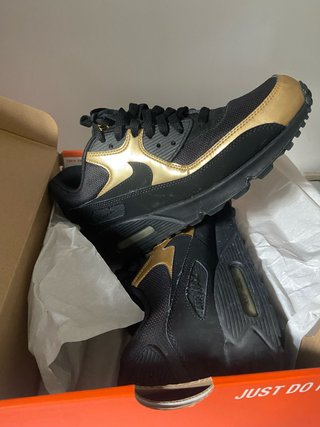 Zapatillas Nike Air Max Negras y Doradas