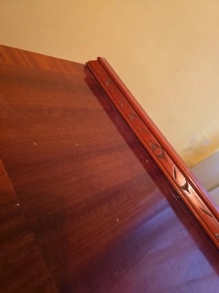 Mesilla vintage madera con detalles dorados