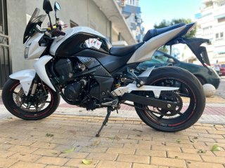 Kawasaki Z750 Blanca