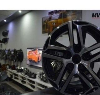 Juego de 4 Llantas 17 308 GTI BLK P002