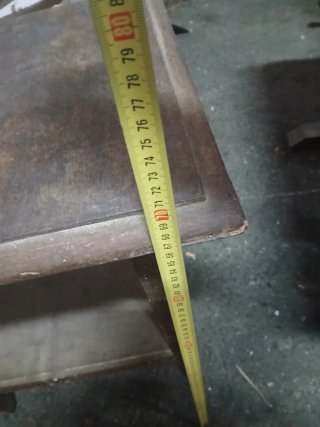 Mesa auxiliar antigua de madera