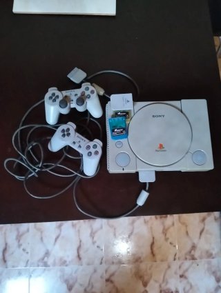 PlayStation 1 (PS1) con Memory Cards