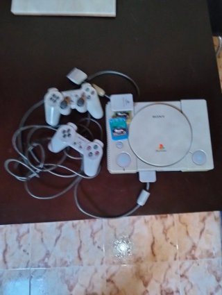 PlayStation 1 (PS1) con Memory Cards
