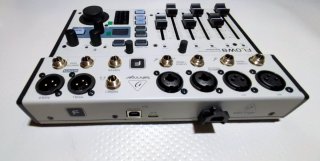 Nueva.  BEHRINGER FLOW 8  Mesa de Mezclas Digital