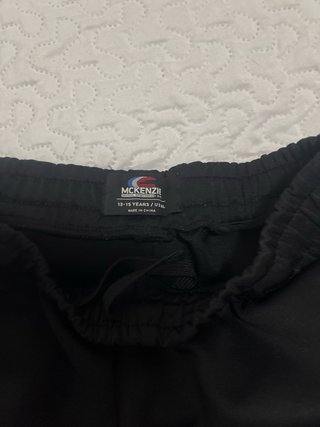 Pantalón chándal McKenzie negro y gris