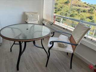 Mesa redonda cristal y 3 sillas exterior