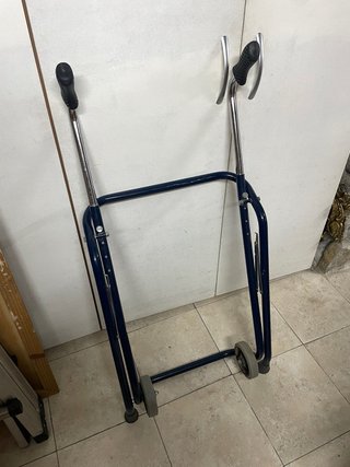 Andador Plegable Azul con Ruedas adulto