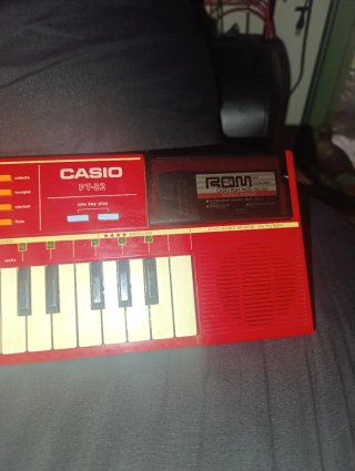 Teclado Casio PT-82 Vintage Rojo